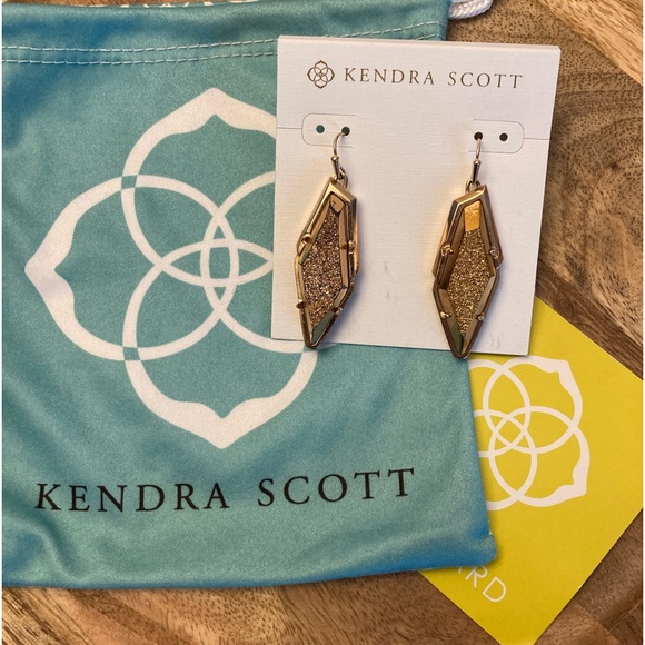 Kendra Scott Earrings - Picture 1 of 2